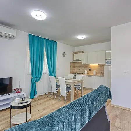 Porec-jug Apartament *