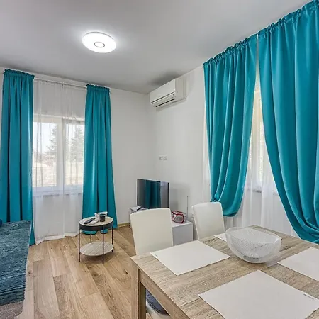 Porec-jug Appartement *